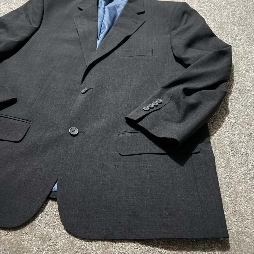 OAK HILL men’s gray suit jacket blazer 46R great condition.